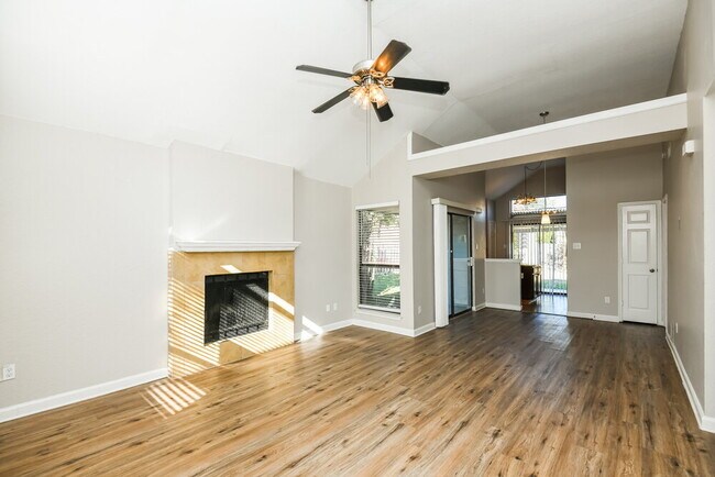 Photo - 103 Hardin Dr