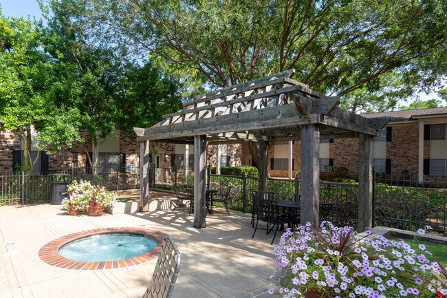 Swimming Pool 1 - Colonial Plaza Apartments