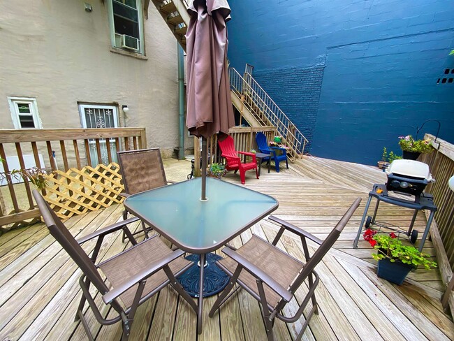 Photo - 37 W 19th St