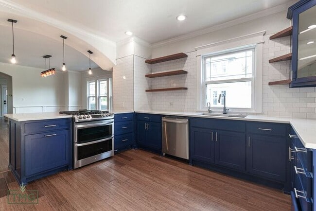 Building Photo - Fully Renovated 1930s Home | 4 Bed + 3.5 Bath | Prime Midtown Tulsa Location