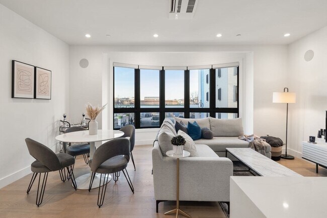 Photo - 75 W Broadway Unidad 202