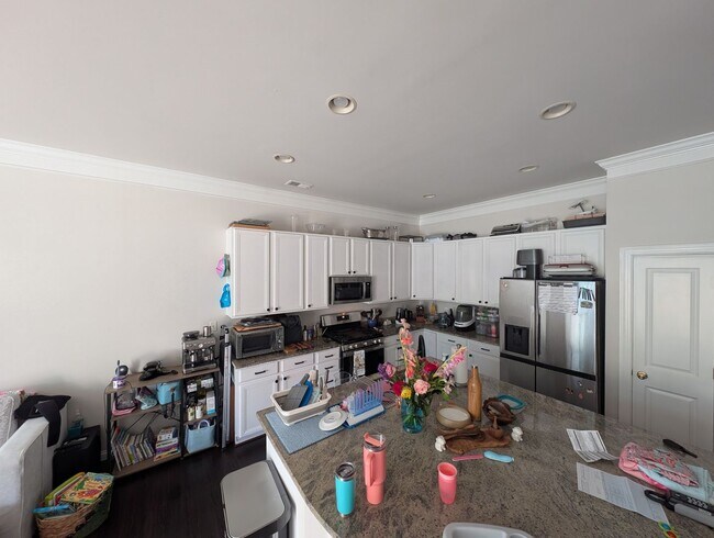 Photo - END UNIT STUNNER!