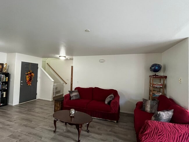 Photo - 2753 McNeil St