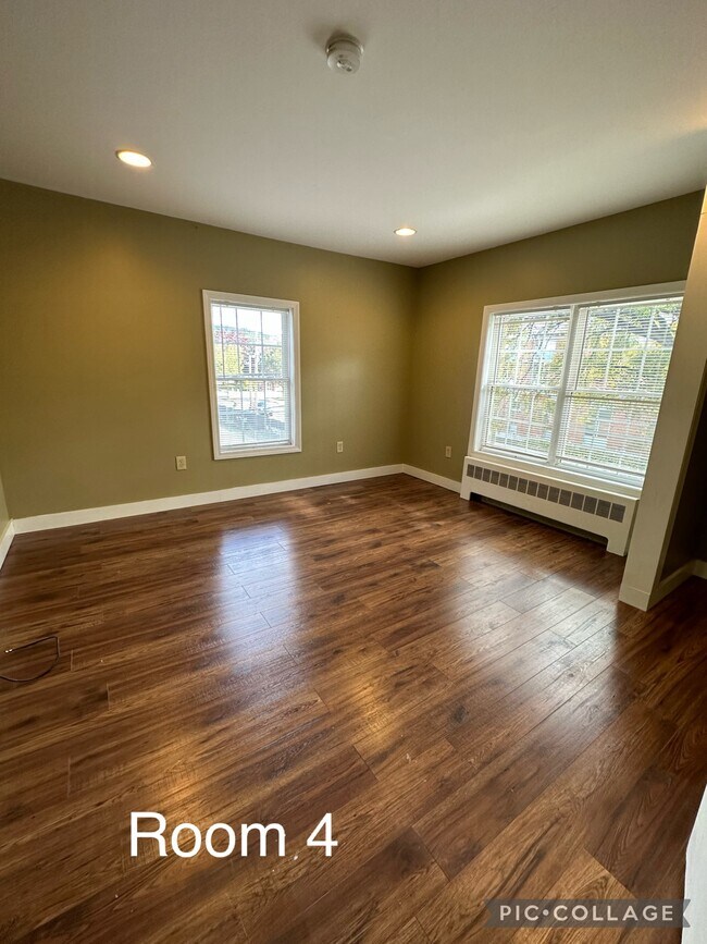 Photo - 57 Winchester St - Rooms for Rent