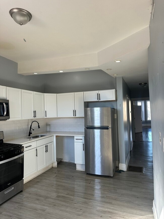 Photo - 4253 W Wilcox St