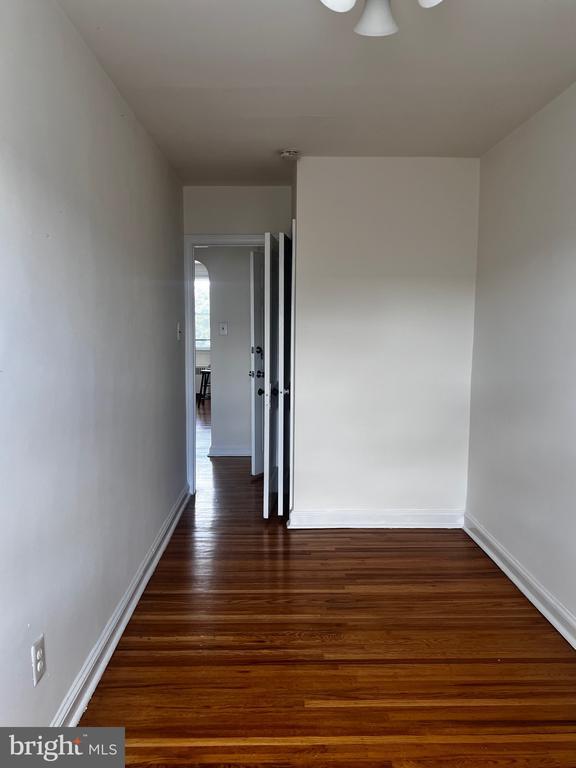 Photo - 822 Derwyn Rd