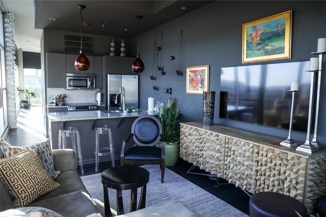 Photo - 609 W Dickson St