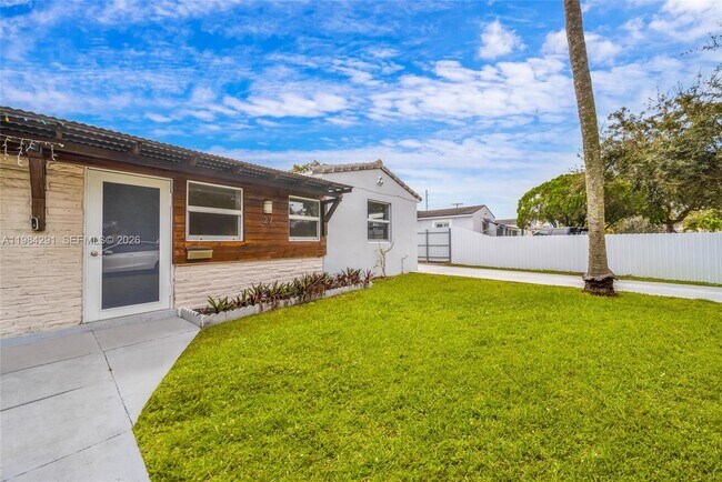 Photo - 27 Suffolk Ave Unit 0