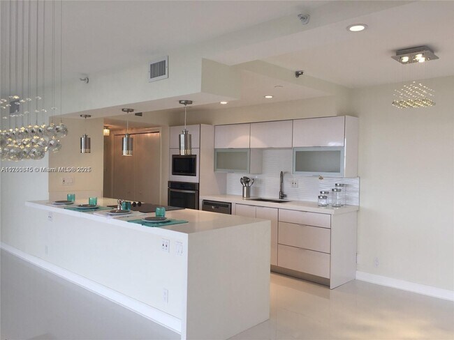 Photo - 19707 Turnberry Way Unit 18D