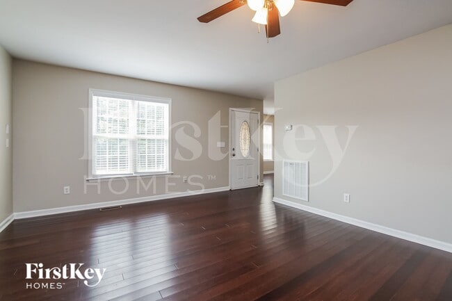 Photo - 136 Wood Bend Ct