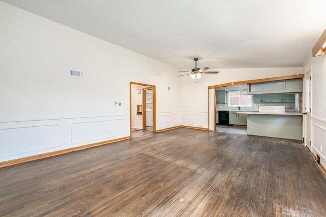 Photo - 1520 N Yale Blvd