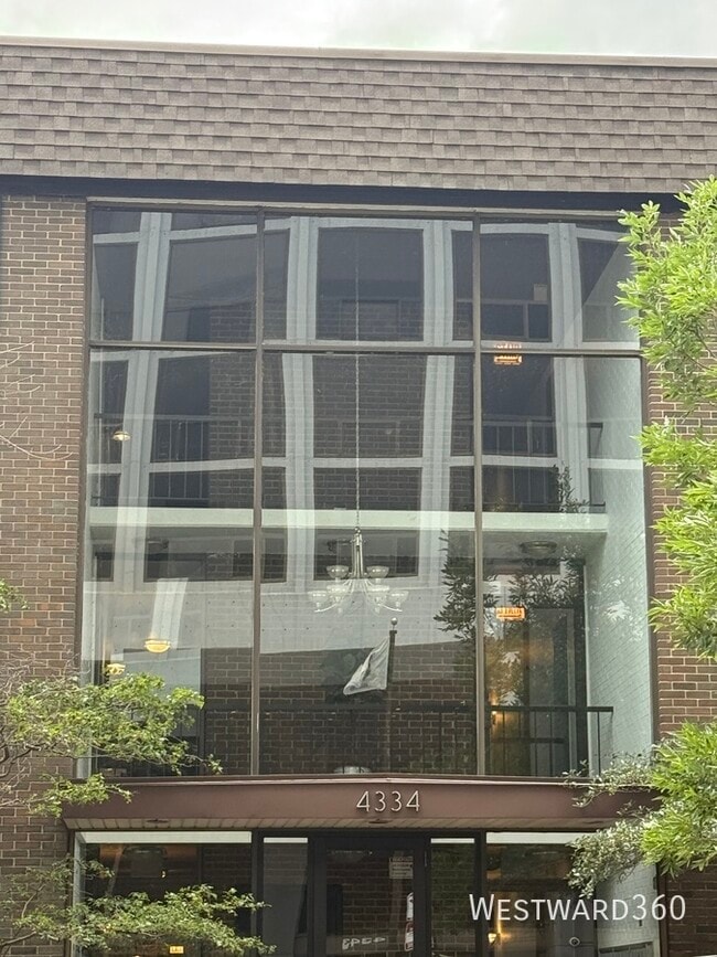 Building Photo - 4334 N Clarendon Ave Unit 107 Rental