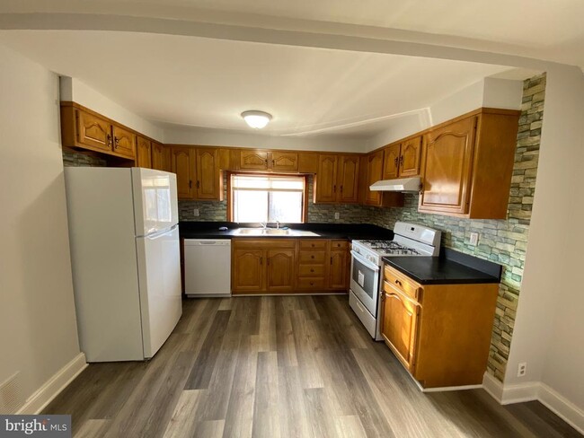 Photo - 338 Gusryan St