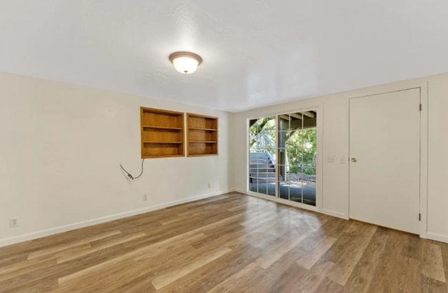 Photo - 475 Riverview Dr