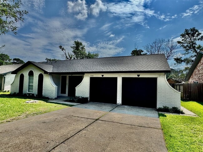 Photo - 15218 Falcon Ridge Dr