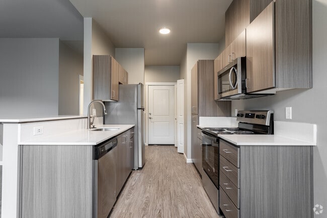 1BR, 1BA - 728 SF