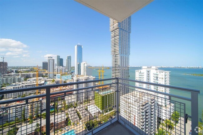 Building Photo - 2150 N Bayshore Dr Unit 2103 Rental