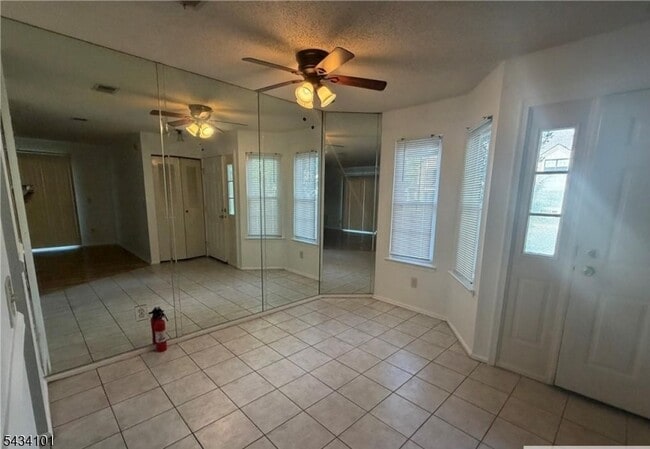 2513 Lighthouse Ln