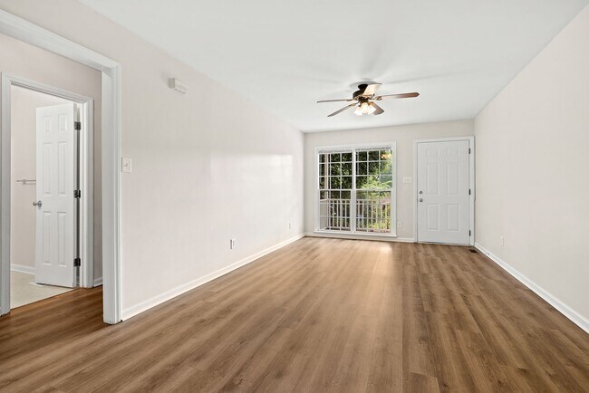 Photo - 2102 W Knox St Unit B