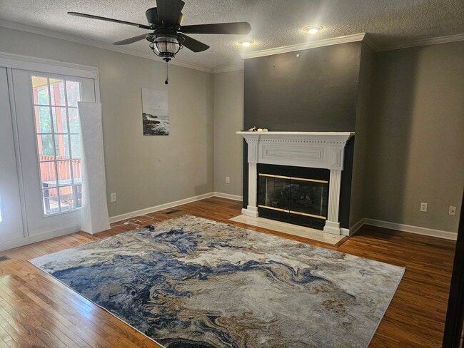 Photo - Knoxville 37934 - 4 bedroom, 2.5 bath - call Karen Robertson 865-454-7626