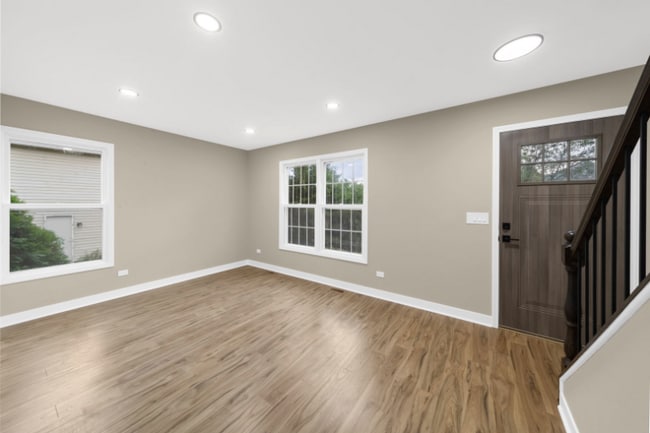 Photo - 990 Whitehall Way