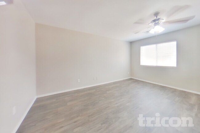 3315 W Fraktur Rd