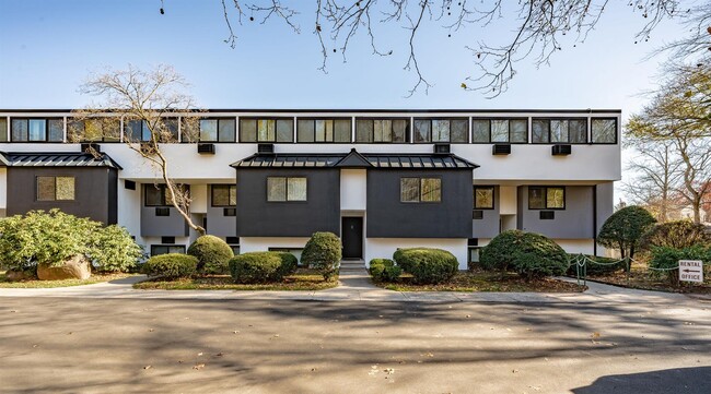 Whitewood Pond Apartments