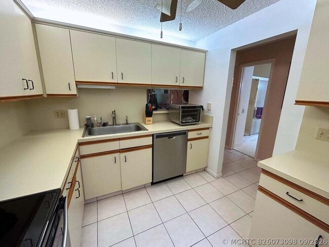 10058 Laurelwood Pl