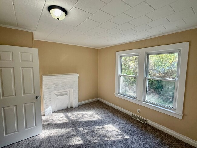 Photo - Three bedroom, 1 bath house in Burlington