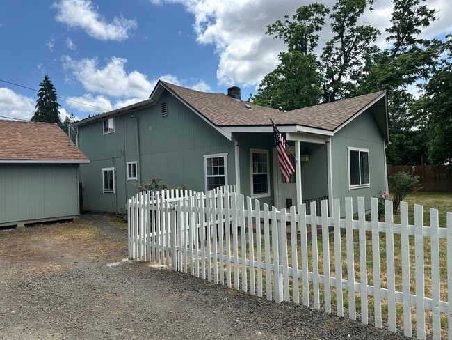 Photo - 3 bed 1 bath house in a great a neighborhood!