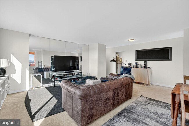 Photo - 1011 Arlington Blvd Unidad 1042