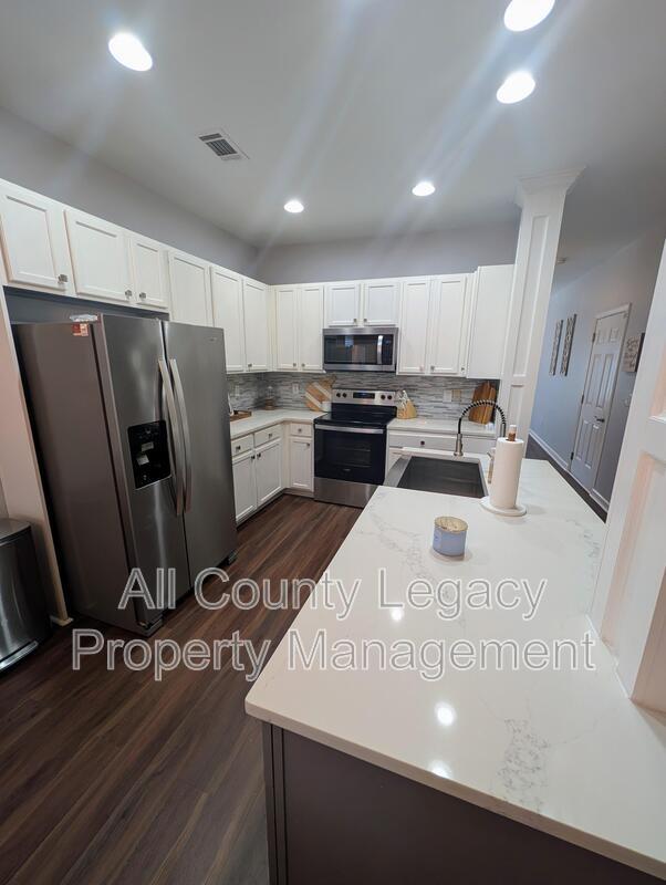 Photo - 2150 Spikerush Way