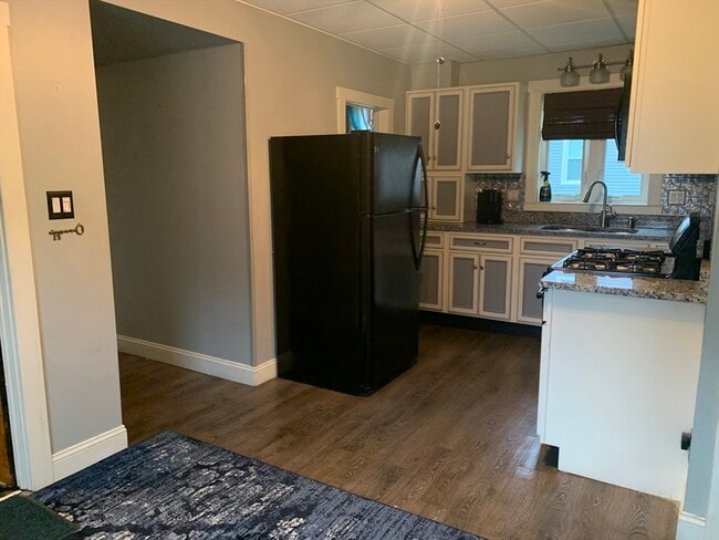 Photo - 293 Linden St Unidad 1 Rear