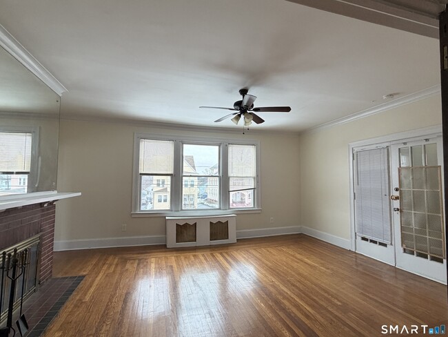 Photo - 41-43-43 Hebron St