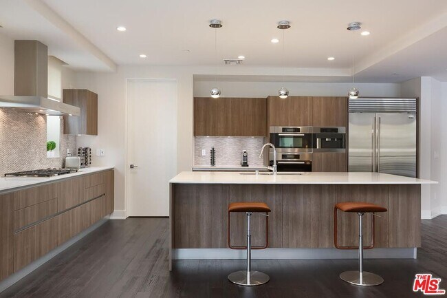 Photo - 450 N Palm Dr Unit 206