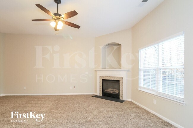 Photo - 4169 Shadetree Dr