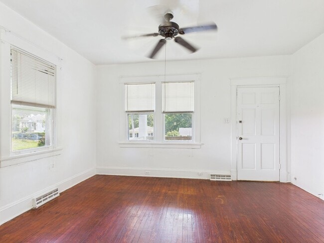 2404 Yorktown Ave