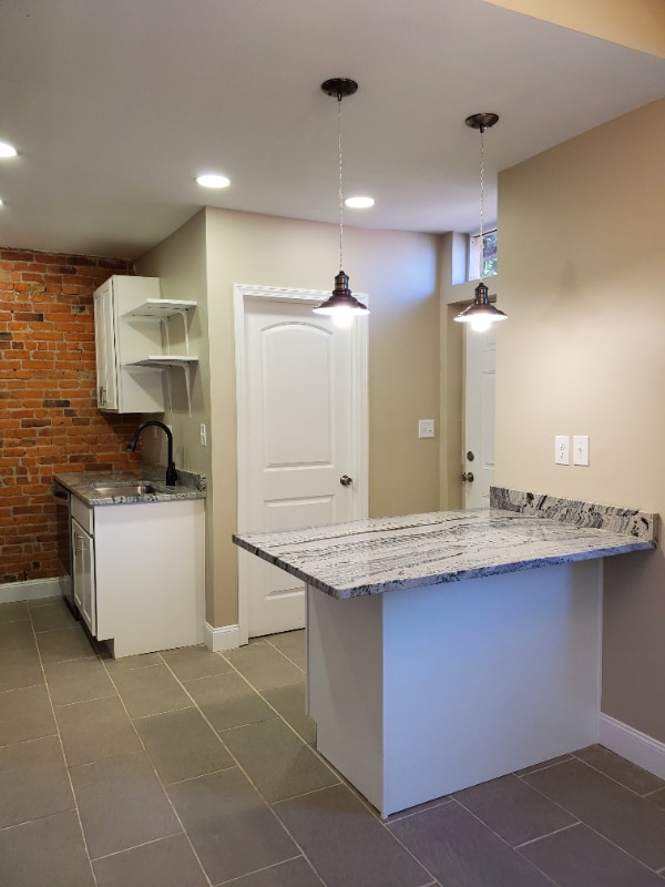 Photo - 987 Parsons Ave