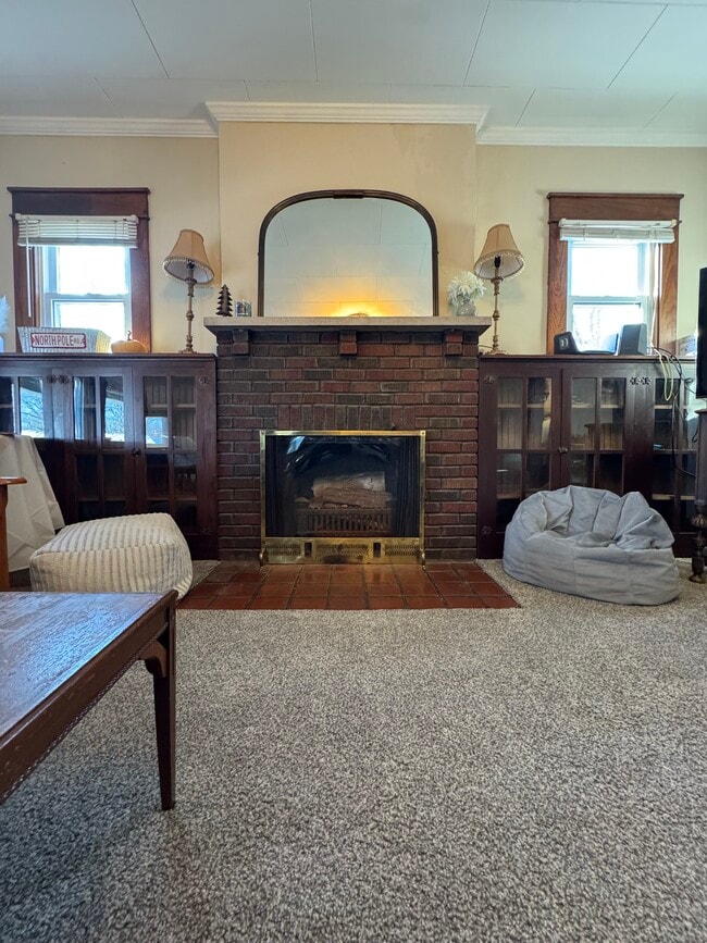 Photo - 409 E 1st St