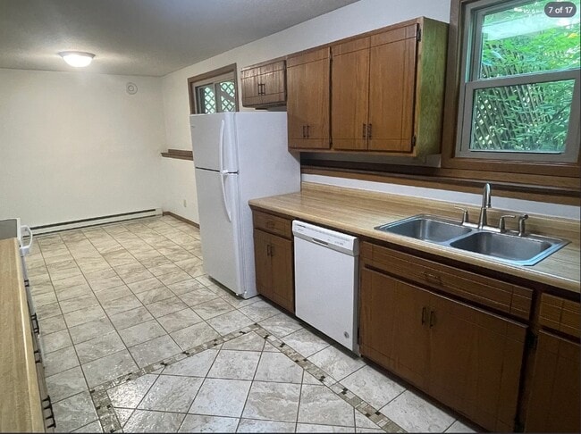 Photo - 1223 5th Ave E