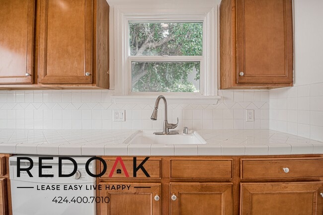 Photo - 1818 Whitley Ave Unidad 301