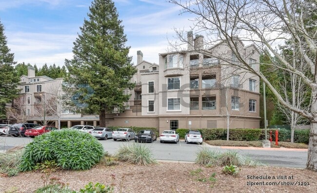 Photo - 180 Caldecott Ln