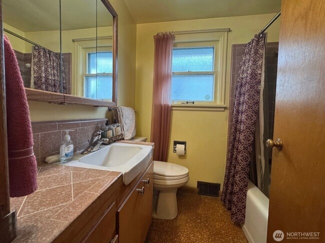 Photo - 4942 Beacon Ave S