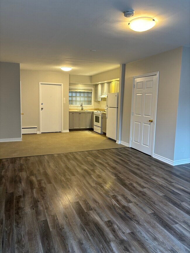 Photo - SPACIOUS NEWLY RENOVATED TWO BEDROOM APART... Unit 1
