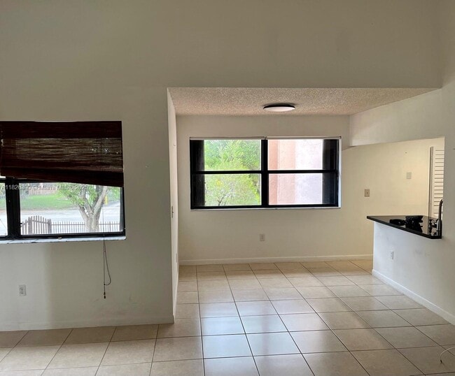 Photo - 415 W Park Dr