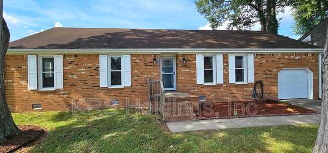 Photo - 2536 Roundtree Cir House