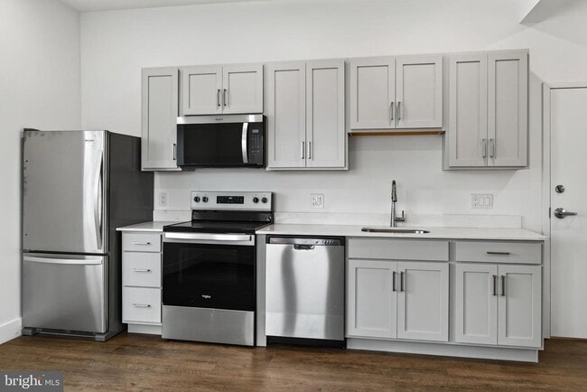 Building Photo - 123 S Main St Unit 10
