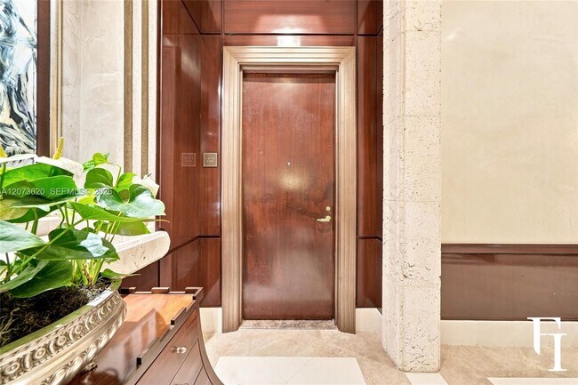 60 Edgewater Dr Unit East