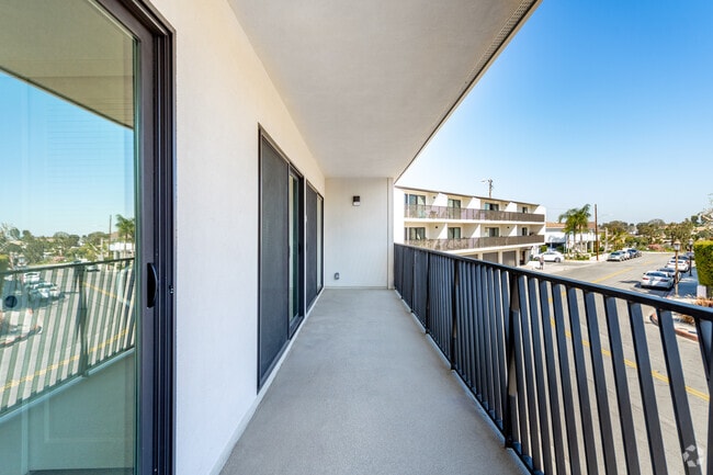 2BR, 1BA - 986 SQ.FT.