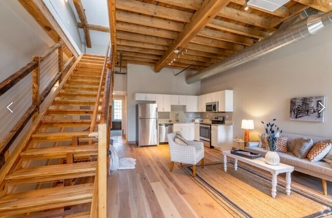 Building Photo - 58 13th St Unit 231